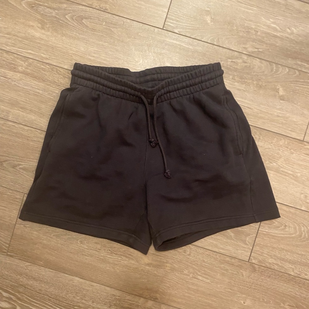 Aritzia tna boyfriend shorts